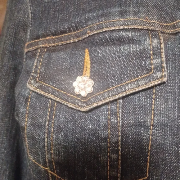 Cache Jacket - Picture 3 of 13